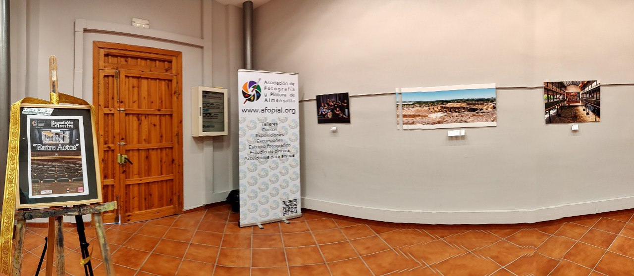 Inauguración exposición "Entre actos" de AFOPIAL.